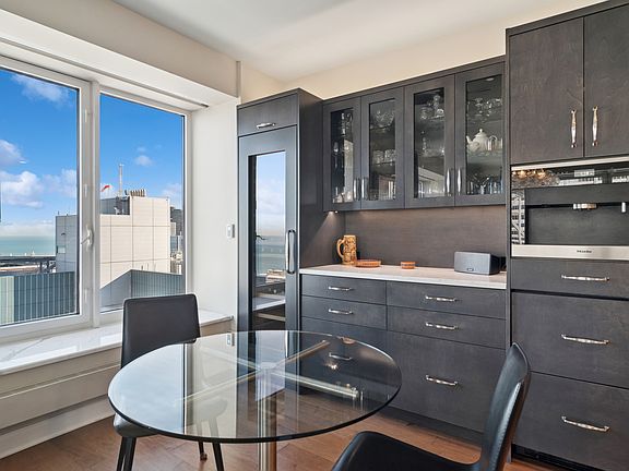 5th image of 161 E Chicago Ave Unit 33A