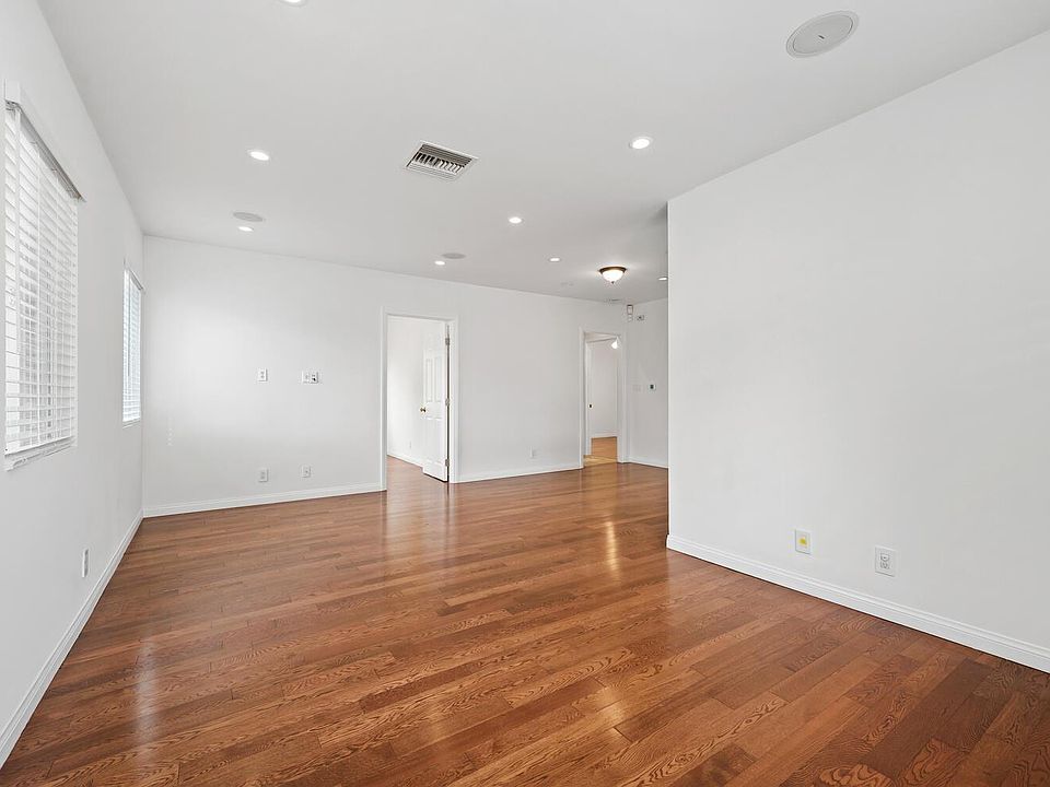 1st image of 545 Hargrave St