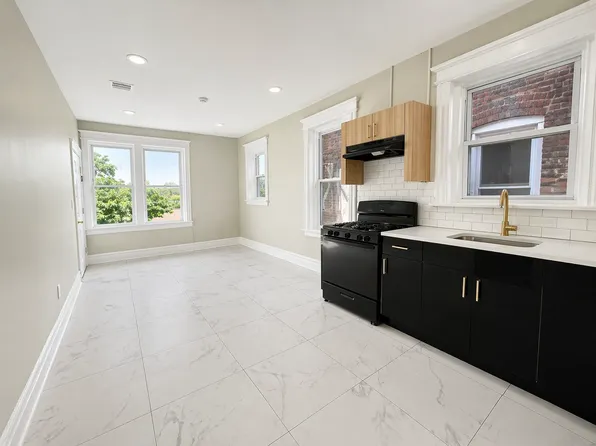752 S 19th St Floor 3, Newark, NJ 07103