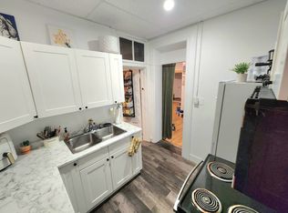 20 Queen St #2, Saint John, NB E2L 1R8