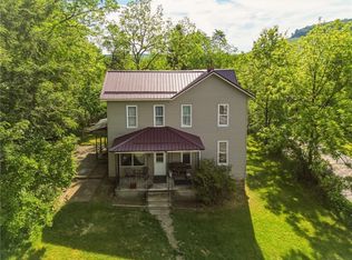 3074 Seanor Rd, Hollsopple, PA 15935