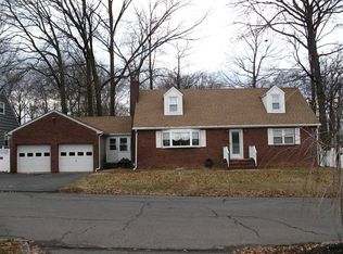 865 Coolidge Ave, Woodbridge, NJ 07095