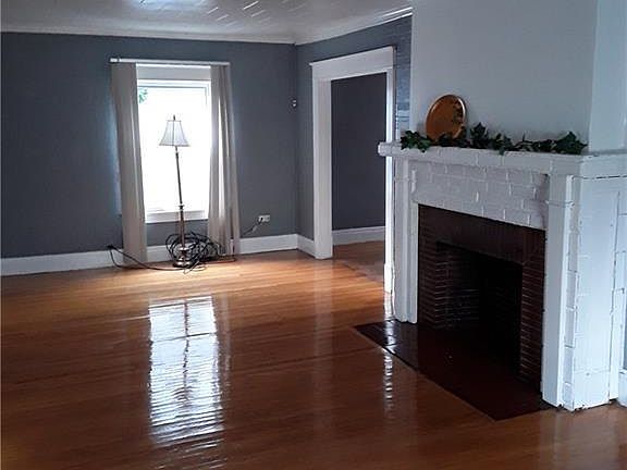 5th image of 100 Shirley Ave