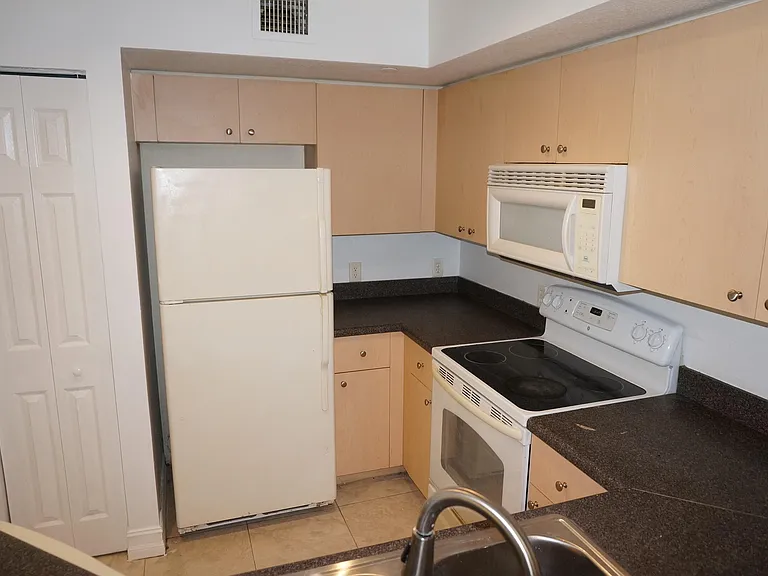 4021 San Marino Blvd #204 — Photo 4