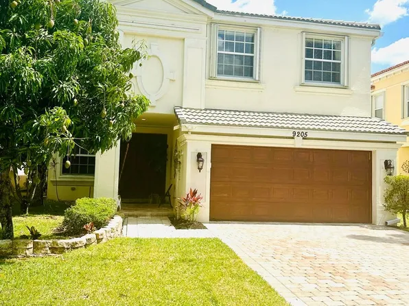 9205 Dupont Pl, Wellington, FL 33414