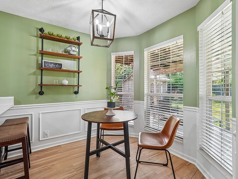 3529 Thornehill Dr — Photo 13