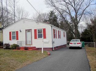 77 Canonchet Ave, Warwick, RI 02888