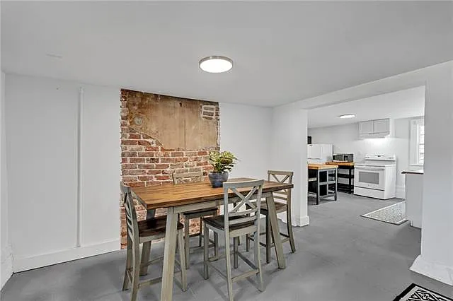 1539 Dante St #B — Photo 6