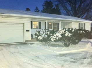 2417 Hickory Grove Rd, Davenport, IA 52804