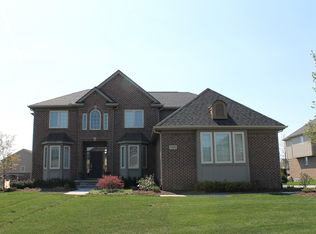 23085 Cyprus Dr, Northville, MI