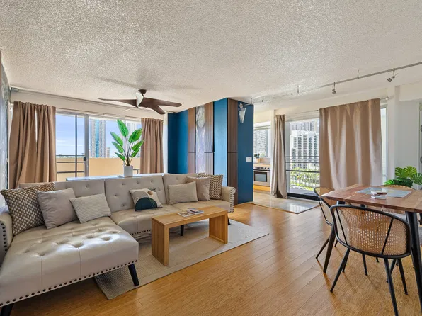 419 Keoniana St APT 905, Honolulu, HI 96815