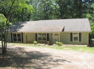 41 Sycamore Dr, Cleveland, GA 30528