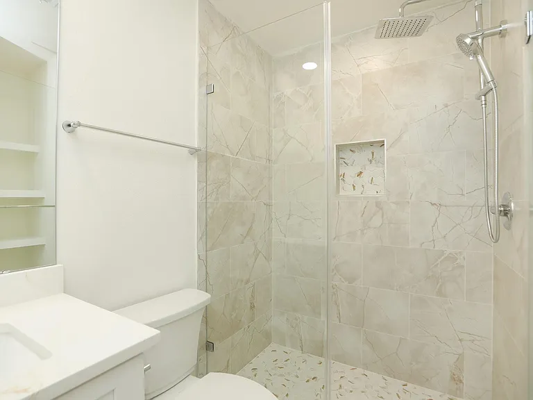 2050 Augusta Dr — Photo 24
