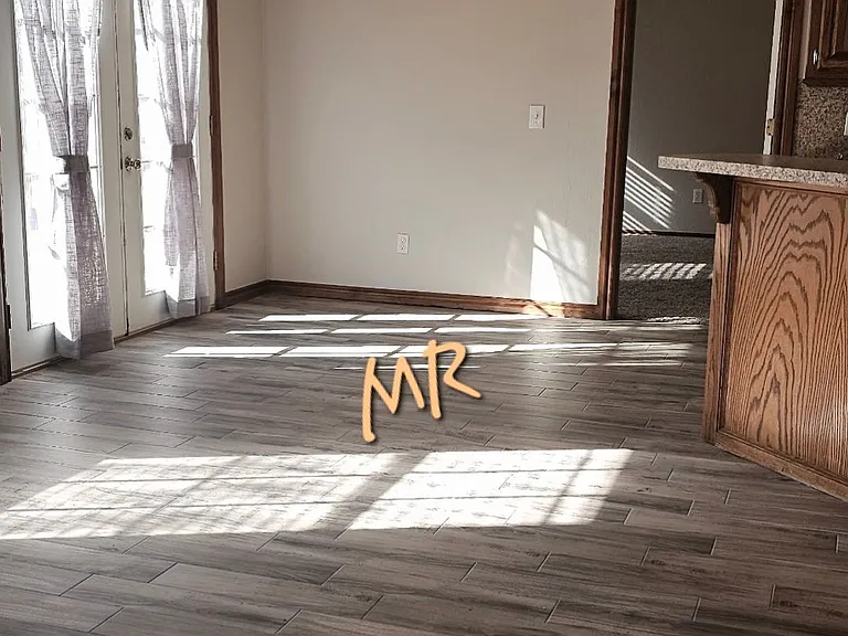 624 E Katelyn Ln — Photo 6