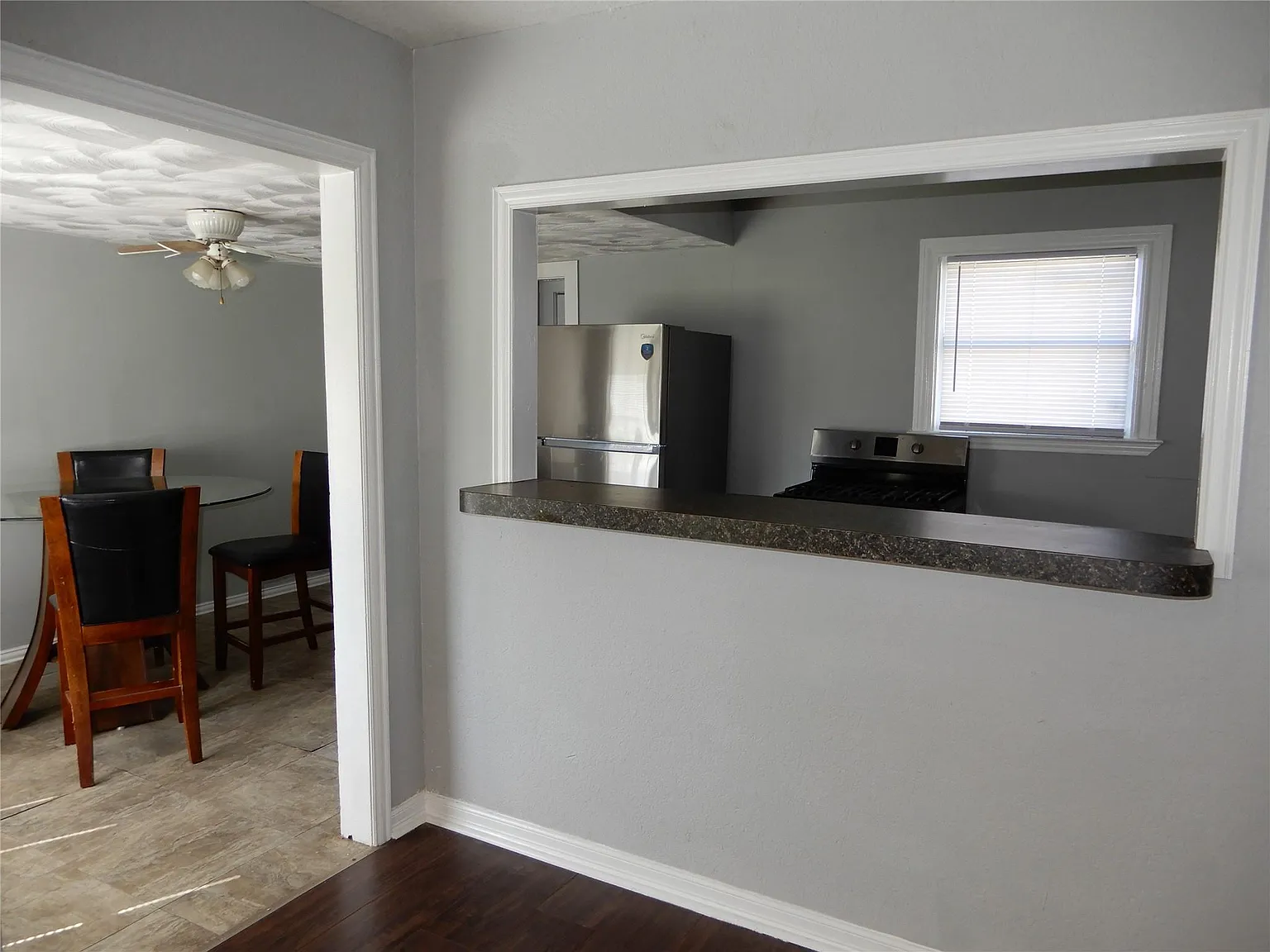 2 bed, 1.0 bath, 849 sqft, $1,200 — Photo 4