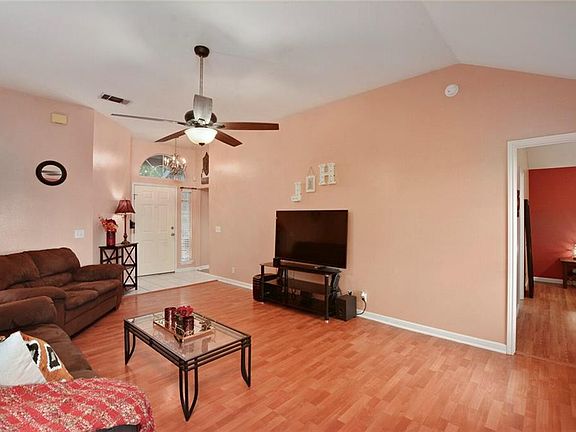 5th image of 1003 Lantana Ct