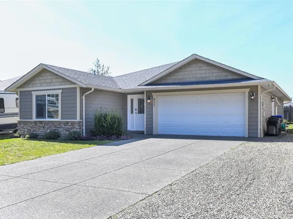 831 Aspen Rd, Comox, BC V9M 4H9