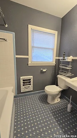 818 W Russell Pl #4 — Photo 8