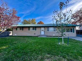 6010 W Okanogan Loop, Kennewick, WA 99336