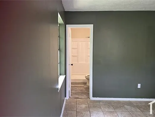 5629 Queen Mary Ln — Photo 10