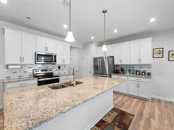 3rd image of 765 N Greenway Dr