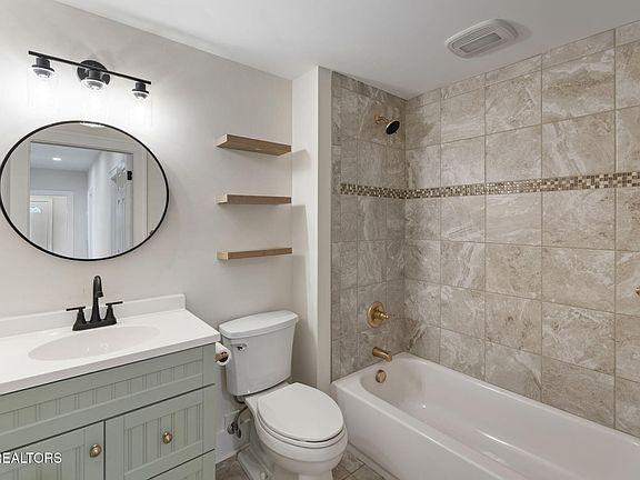 3rd image of 2535 Belmont Heights Ave