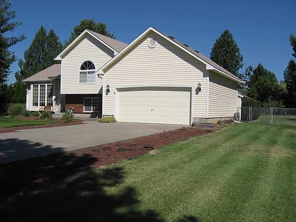 3rd image of 25711 E Lincoln Dr