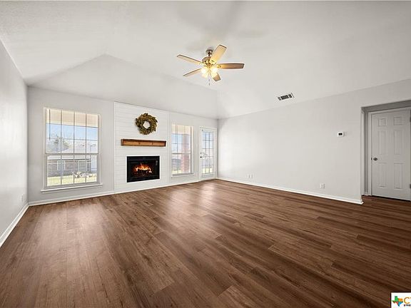 5th image of 3810 Oak Valley Dr