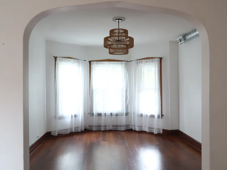 3071 N Avers Ave #1 — Photo 1