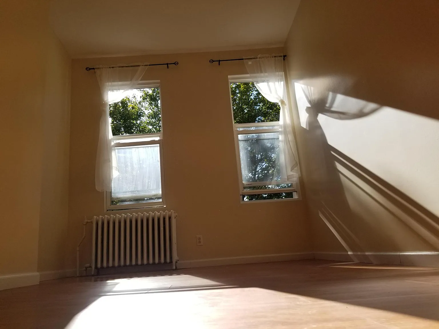 51 Gardner Ave — Photo 2