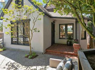 6815 Ridgewood Dr, Oakland, CA 94611