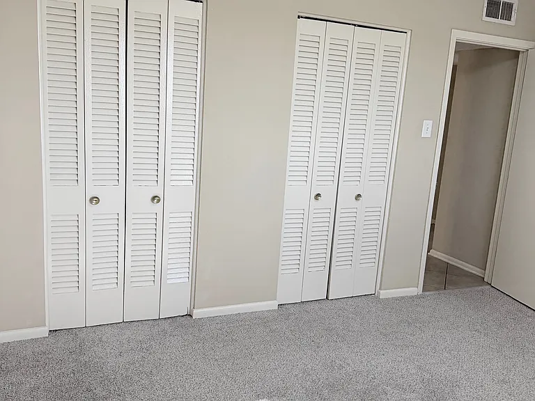 Ricks Apartments — Photo 27