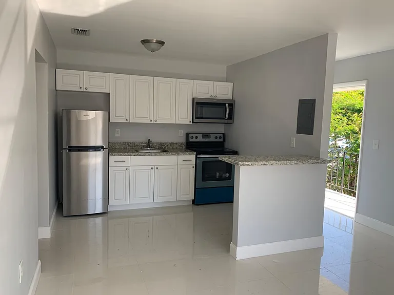 1479 NW 16th St — Photo 10
