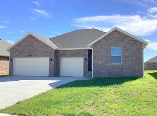 3780 W Riley St, Bolivar, MO 65613