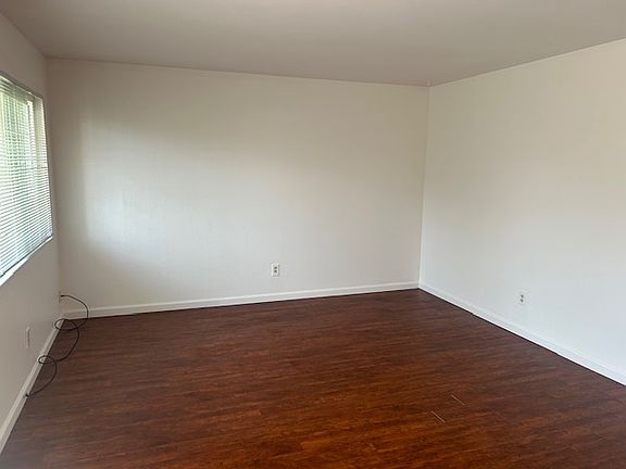4th image of 1740 Richmond St APT 3