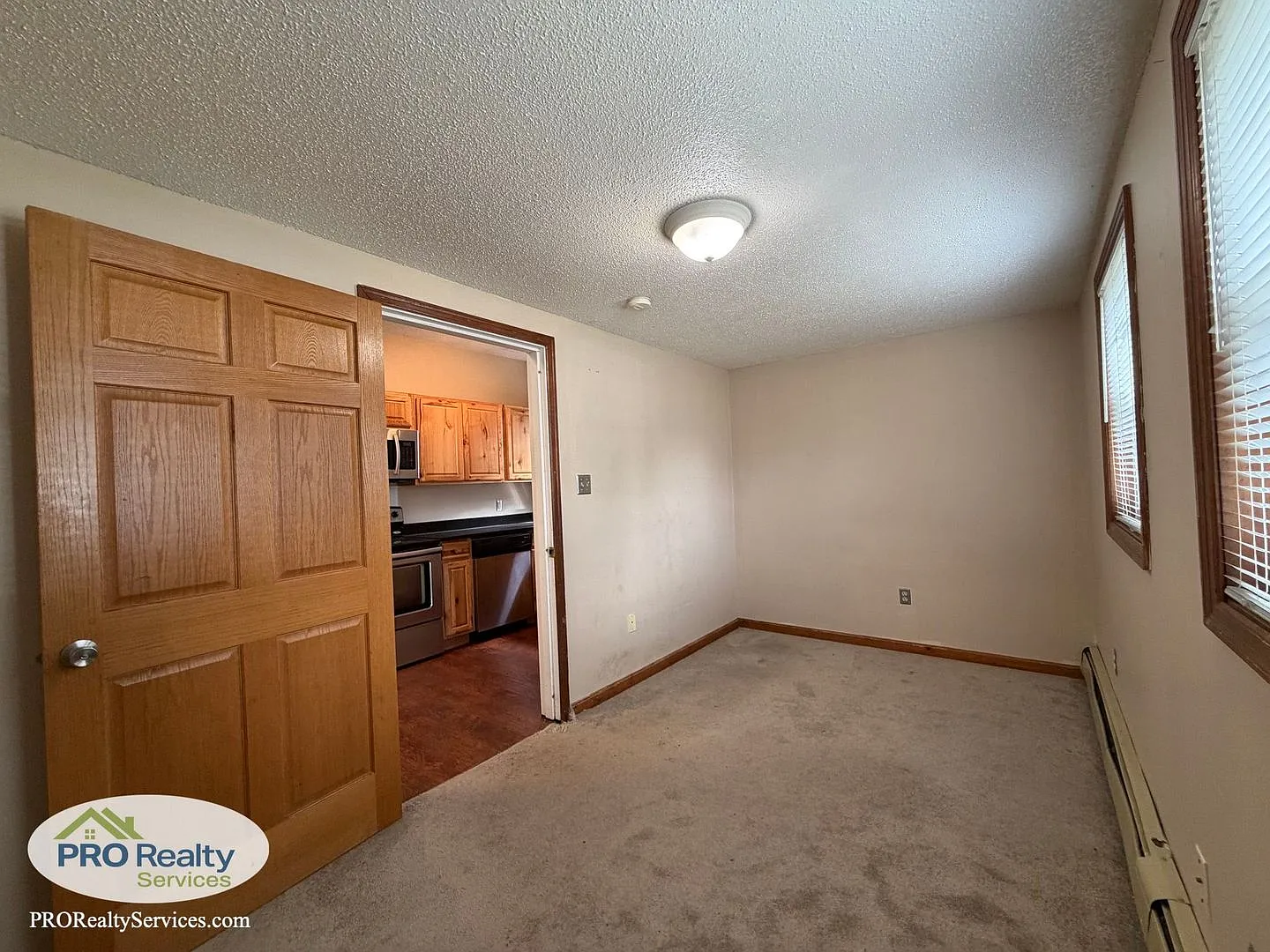 962 6th St E #1 — Photo 4