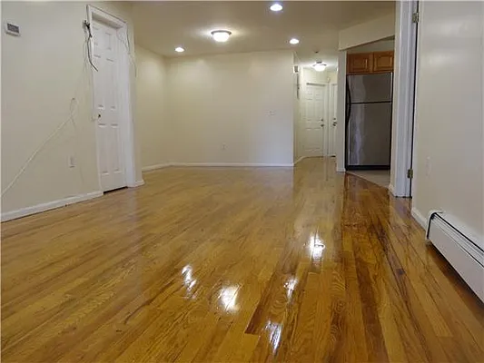 Rented by R New York | media 24