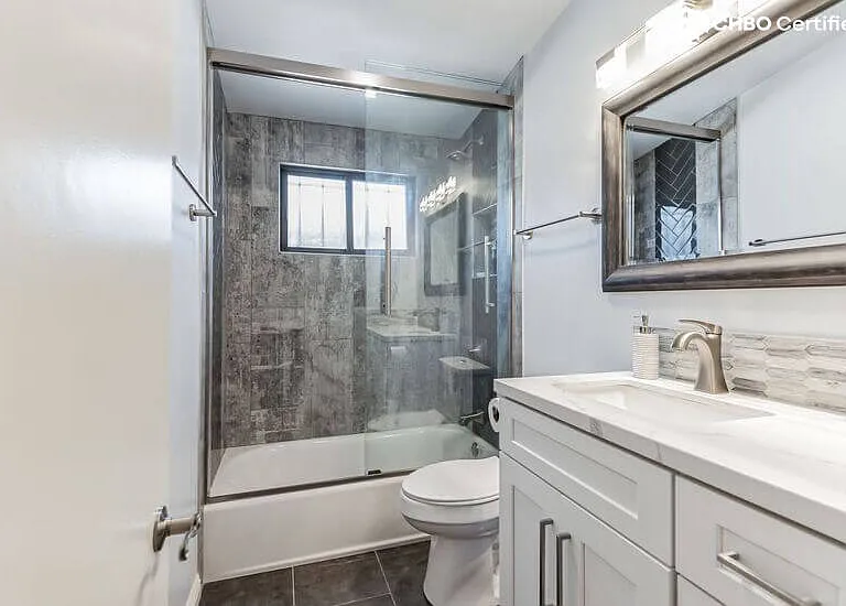2912 W Century Blvd — Photo 24