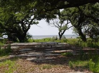 906 E Beach Blvd, Long Beach, MS 39560