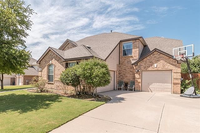 1st image of 2920 Darlington Dr
