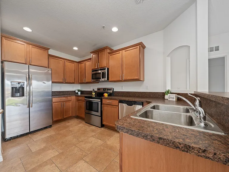 2148 Betsy Ross Ln — Photo 13