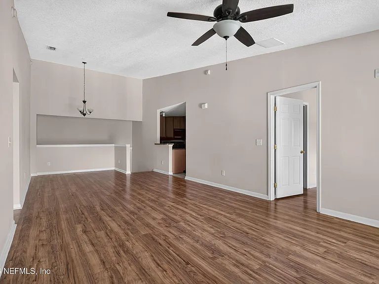 7047 Deer Lodge Cir #106 — Photo 7