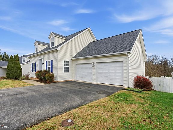 5th image of 206 Sentry Ln