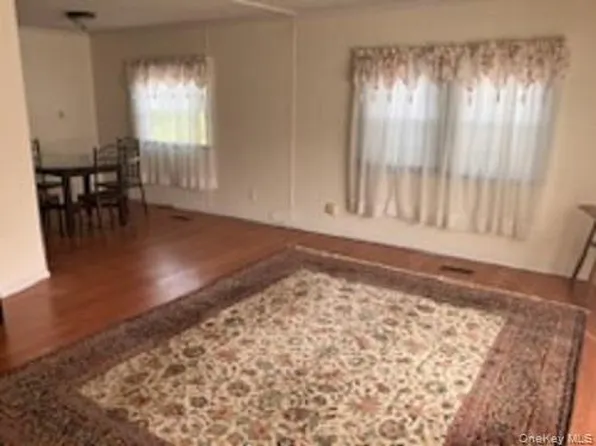 1661 Old Country Road #360, Riverhead, NY 11901