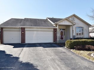 445 Banbury Ave, Elburn, IL 60119