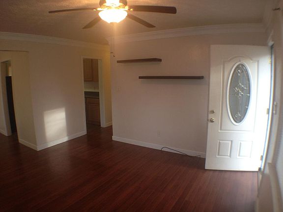 3rd image of 102 Maney Dr