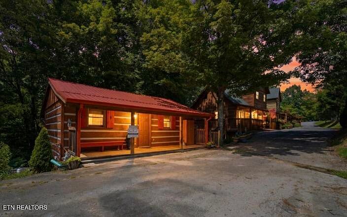 1st image of 2684 Valley Heights Dr