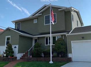 1569 Pea Pond Rd, Bellmore, NY 11710