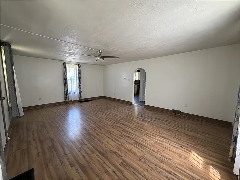 1140 Chapel Rd — Photo 6