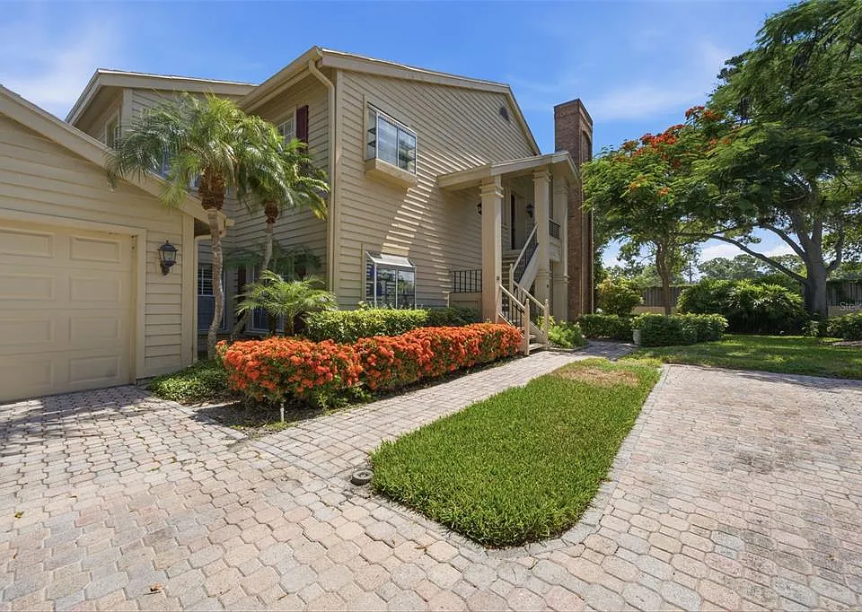 50 Pelican Pl #50